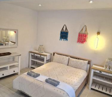 Santa Cruz La Laguna Villa | Luxury Villa de Lalo Rooftop Lake View Nature 1min walk Beach-Brandnew