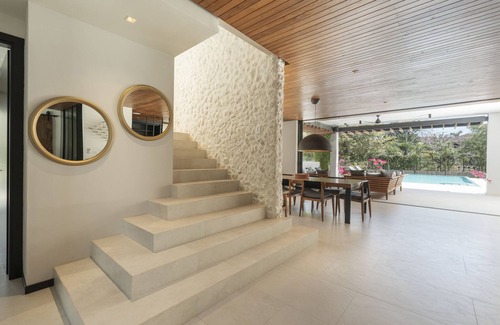Tamarindo Villa | Luxury Villa in Hacienda Pinilla. Walk to beach.
