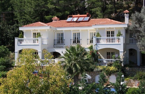 Gocek Villa | Luxury villa in Gocek. Sleeps 10, 8 in main house, 2 in apartment