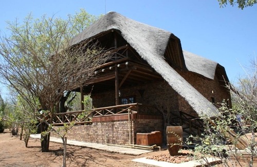 Marloth Park Villa | Luxury villa in Marloth Park among roaming wildlife and free 24/7 WIFI!