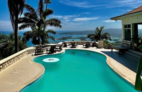 Montego Bay Apartment | Luxury villa in Montego Bay Jamaica