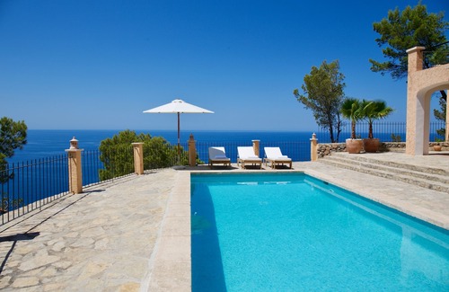 Banyalbufar Villa | Luxury villa in Serra de Tramuntana with full sea view and heated saltwater pool