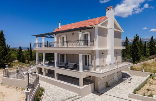 Kaligata Villa | Luxury Villa Irene Metaxata
