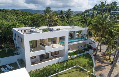 Las Terrenas House | Luxury Villa Laguna Beach Front