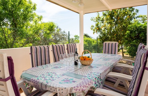 Quelfes Villa | Luxury Villa, Large Pool and Garden, Covered Eating Area, BBQ, Wi-