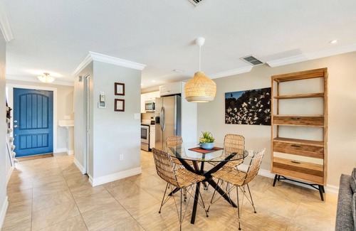 Sanibel Villa | Luxury Villa "Lighthouse" Across from the Beach