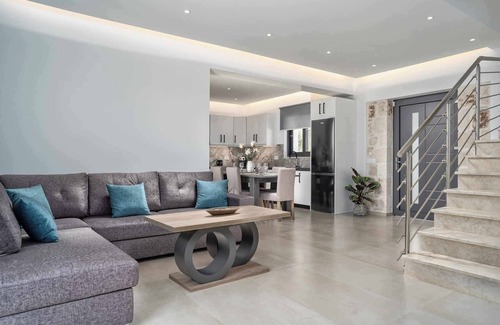 Tragaki Villa | Luxury villa located in a quiet place just 5min away from the Beach & Center n