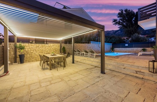 Baska Villa | Luxury villa Magic with swimming pool near the sea