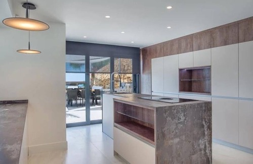 Golden Mile Villa | Luxury Villa Marbella: Pools, Spa, Near Beach