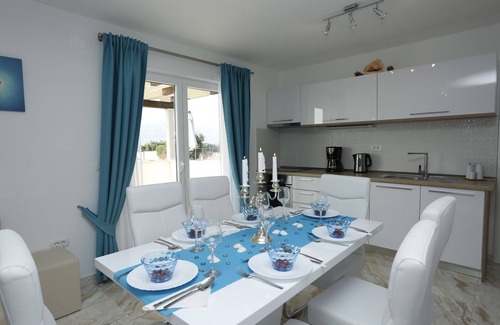Supetar House | Luxury Villa MIS with private beach,heated pools,jacuzzi,kids pool+6 bikes (6+4)