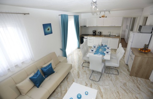 Supetar House | Luxury Villa MIS with private beach,heated pools,jacuzzi,kids pool+6 bikes (6+4)