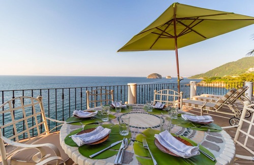 Mismaloya Villa | Luxury Villa, Ocean Front, 10 BRs, Pool, Jacuzzi, Chef, Concierge Service, Staff