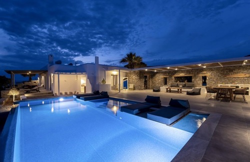 Paros Villa | Luxury Villa on Faragas Beach