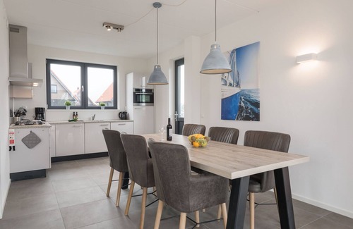 Ossenzijl Villa | Luxury Villa on the Water