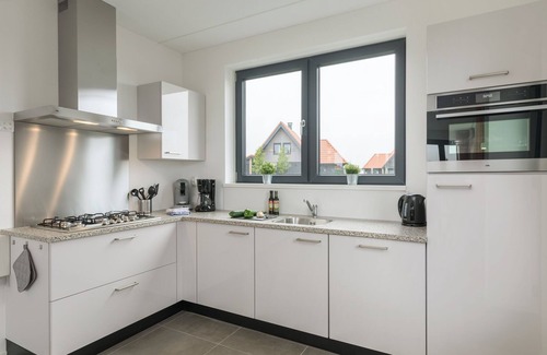Ossenzijl Villa | Luxury Villa on the Water
