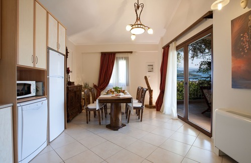 Nidri Villa | Luxury villa overlooking the sea with private pool-Villa Olive