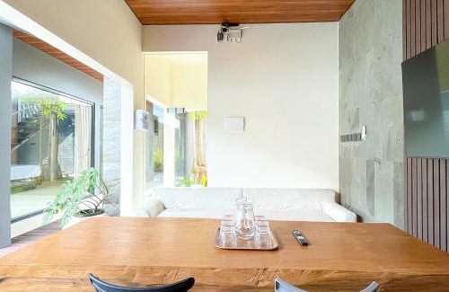 Banjarasri Villa | Luxury Villa pemandangan sawah - fulton Regatta 3BR