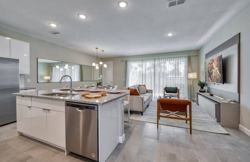 West Kissimmee House | Luxury Villa Private Pool, Ideal for Families!
