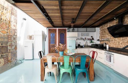 Neve Tzedek House | Luxury Villa Steps from the Beach in Neve Tzedek
