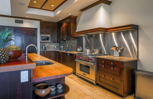 Waikoloa House | Luxury Villa Steps to Ocean w/3+ Bedroom Sleeps 8
