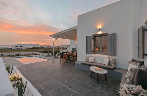 Kastraki Villa | Luxury villa Tranquillity 4 BR/Private pool Near the beach – 3 Min Walk