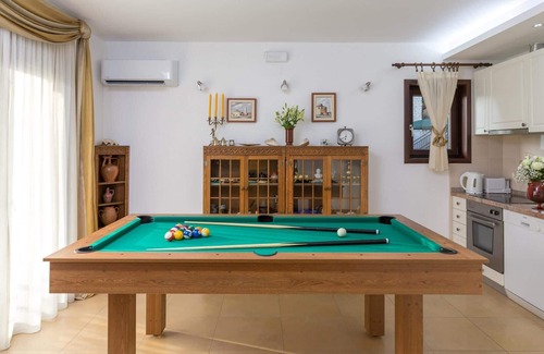 Trogir Villa | Luxury villa, Trogir - Ciovo, directly by the sea, heated pool, max. 12 pers.(+2)