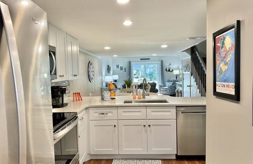 Hilton Head Island Condo | LUXURY VILLA WITH WITH POOL,NEAR BEACH, COASTAL VIBES ON HILTON HEAD