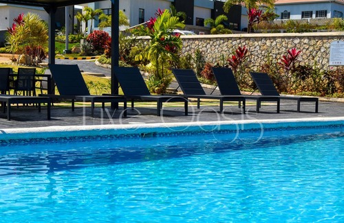 Ocho Rios Villa | Luxury villa w/hot tub & rooftop terrace