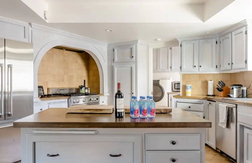 Santa Barbara House | Luxury Villa w/Saltwater Pool/Spa and Private Beach Access