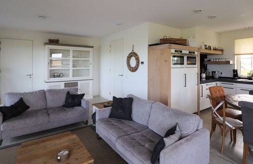 Delfstrahuizen Villa | Luxury villa with sauna and jacuzzi at the lake