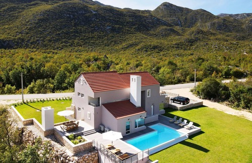 Tucepi House | Luxury villa with a swimming pool Župa, Zagora (K-22641)