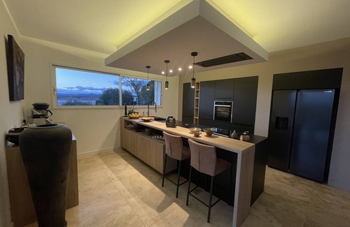 Saint-Pargoire Villa | Luxury Villa With Covered Terrace and Swimming Pool, Quiet, Close to the Sea