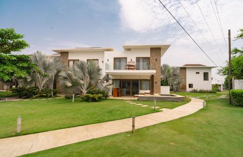 Monterrico Villa | Luxury Villa with Direct Pool Entry