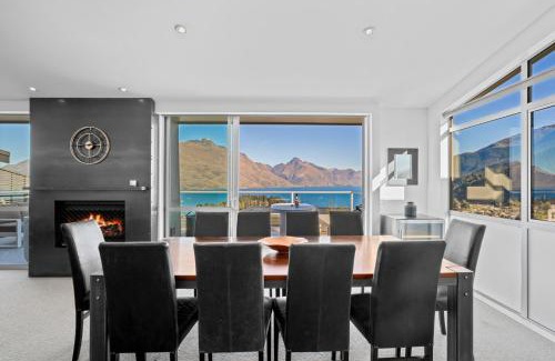 Queenstown City Centre House | Luxury Villa with Panoramic Lake & Mountain Views