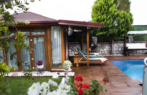 Koycegiz Villa | Luxury Villa with Pool & Camellia in Köycegiz Muğla
