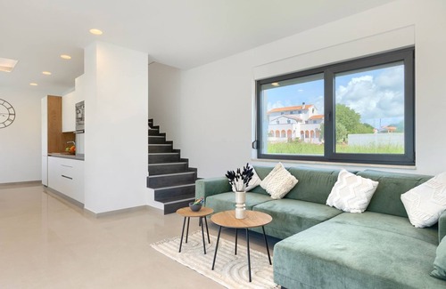 Liznjan House | Luxury villa with pool, barbecue area 1 km to the beach
