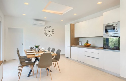 Liznjan House | Luxury villa with pool, barbecue area 1 km to the beach