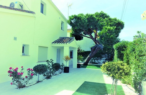 Marbella Villa | Luxury Villa with private pool just metres from the beach in Elviria, Marbella