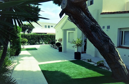 Marbella Villa | Luxury Villa with private pool just metres from the beach in Elviria, Marbella