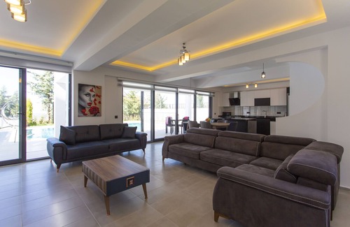 Hisaronu Villa | Luxury Villa with Private Pool for 8 People in Oludeniz