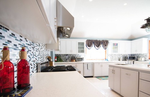 Southampton House | Luxury Villa with Stunning Views of Horseshoe Bay on the Turtle Hill Golf course
