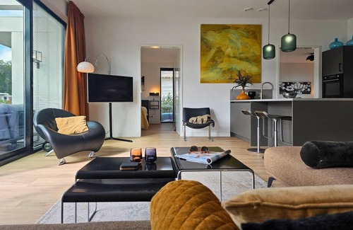 Zeewolde House | Luxury villa with veranda, canoe
