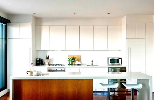 Fitzroy Apartment | Luxury Villas Factory Penthouse (With Car Parking)
