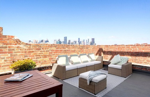 Fitzroy Apartment | Luxury Villas Factory Penthouse (With Car Parking)