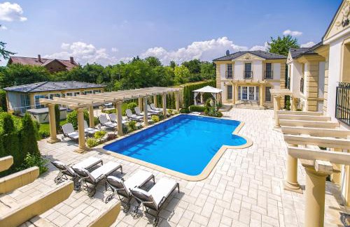Sopron Apartment | Luxury-Villas