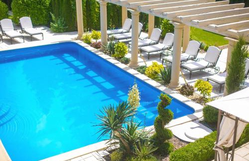 Sopron Apartment | Luxury-Villas