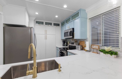 Solana Beach Condo | Luxury Villas of Solana Beach W A/C 2 minutes to BEACH, w/racquetball, pool& spa