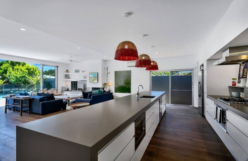 Byron Bay House | Luxury Villas Stonecutters 2 - in the heart of town
