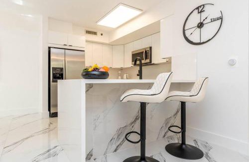 Aventura Apartment | Luxury VIP 3 Bed 2 Bath Apartment Yacht Club Aventura