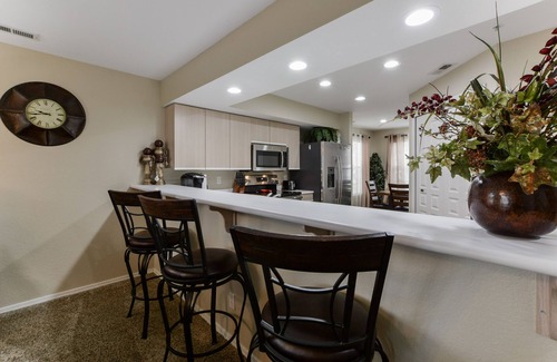 Branson Condo | LUXURY WALK-IN CONDO/GORGEOUS VIEW/HEART OF BRANSON/AFFORDABLE/SPACIOUS/NO-STEPS